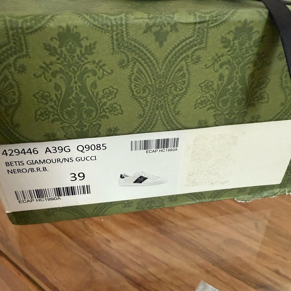 Gucci Nero White Sneakers - Picture 11 of 11